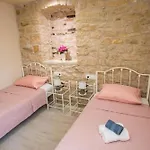 Magic With Heated Pool Villa *