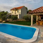 Villa Magic With Heated Pool Trbounje