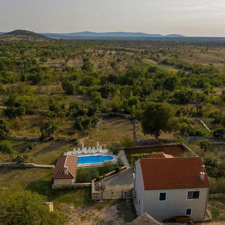 Magic With Heated Pool * Trbounje