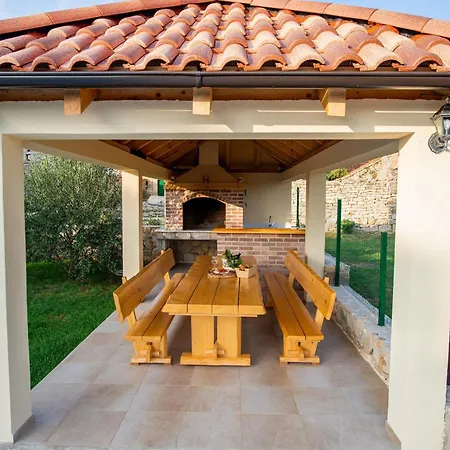 Vila Magic With Heated Pool