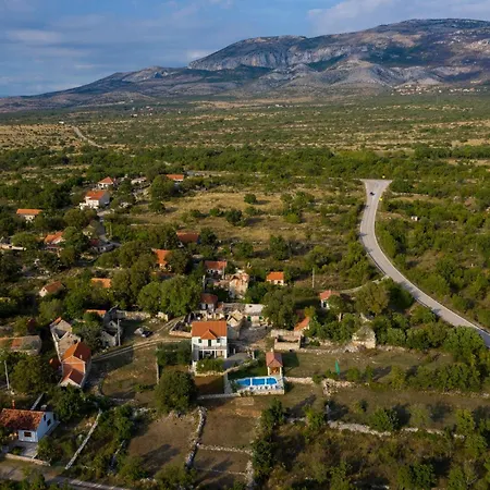 Vila Magic With Heated Pool Trbounje