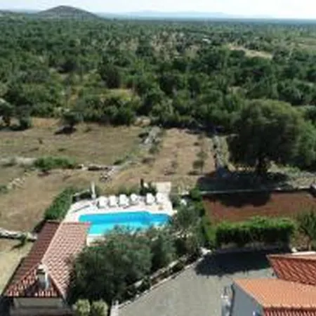 Villa Magic With Heated Pool Trbounje