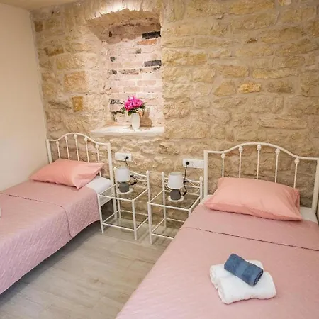 Magic With Heated Pool Vila *