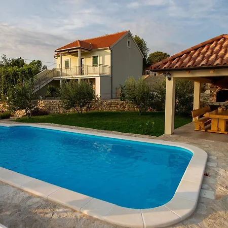 Vila Magic With Heated Pool Trbounje