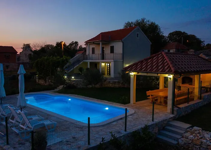 Villa Magic With Heated Pool *