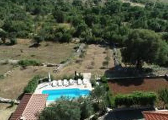 Villa Magic With Heated Pool Trbounje