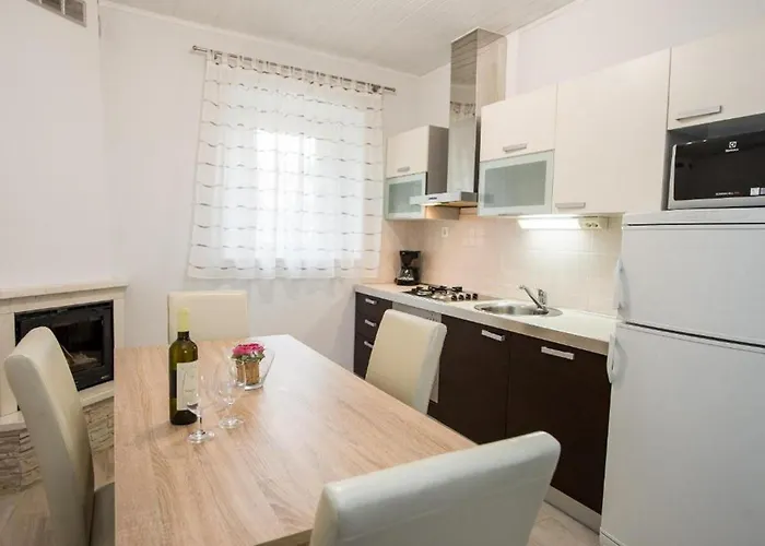 Villa Magic With Heated Pool Trbounje