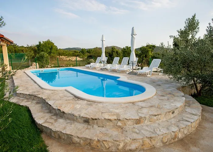 Magic With Heated Pool Villa