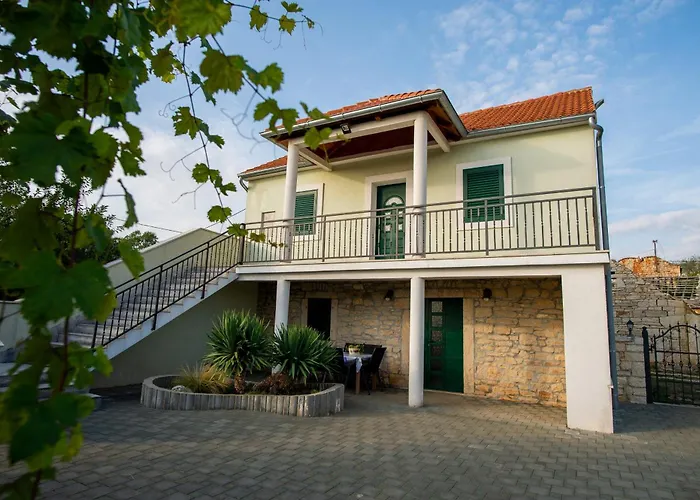 Magic With Heated Pool Villa